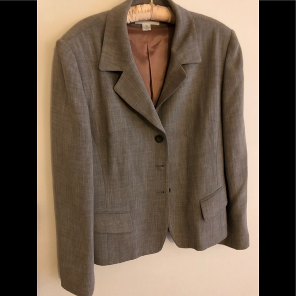 Blazer grey with a very slight Olive hint to it. - Picture 1 of 1